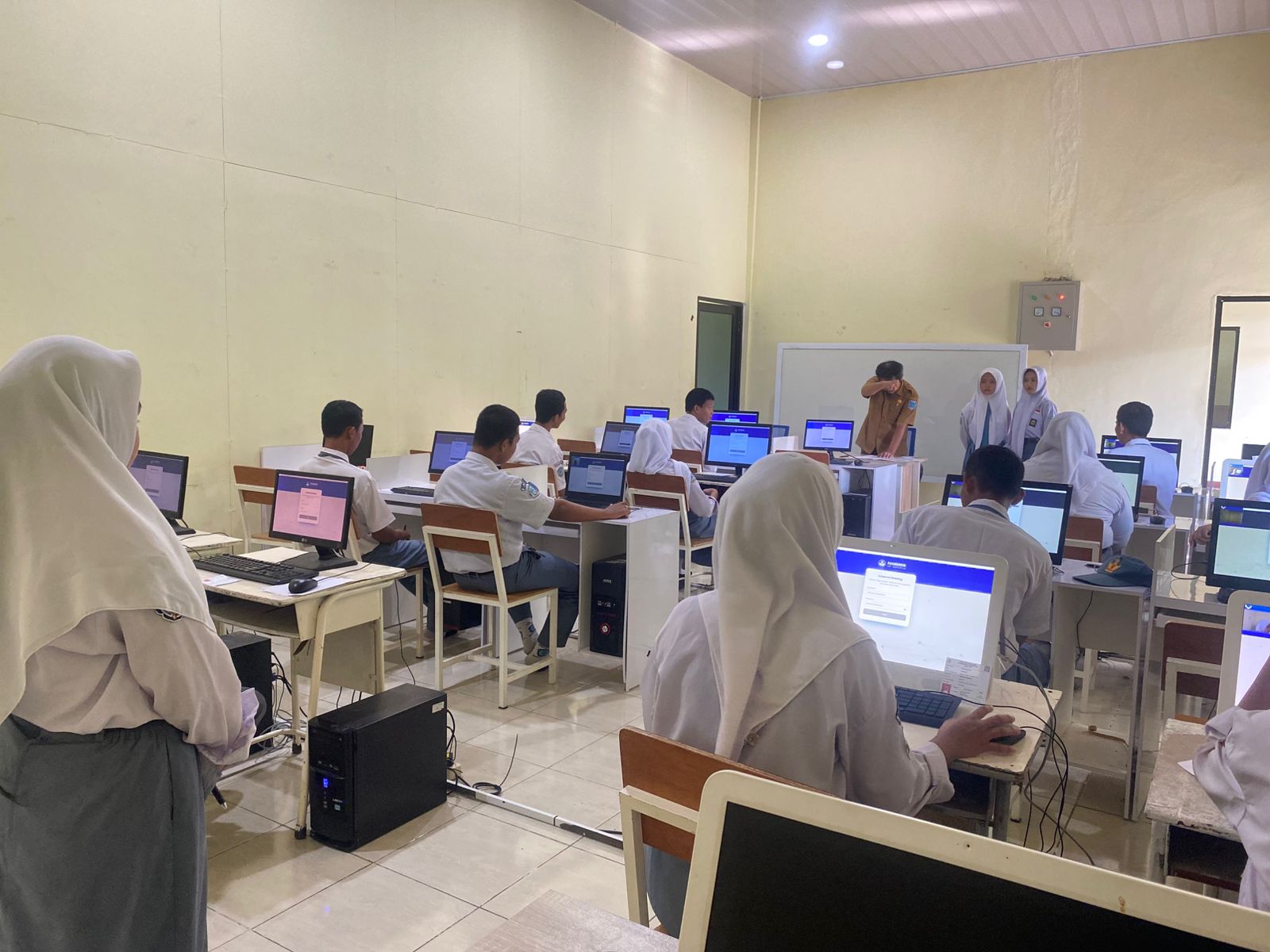 WhatsApp Image 2025-10-27 at 10.53.38 (2)